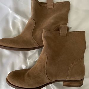 Tan leather suede pull on booties size 9.5 EUC